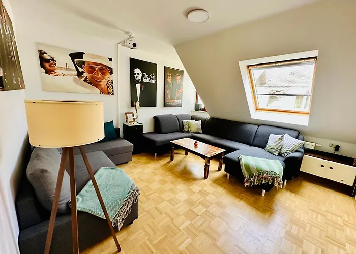 Massive Karli Loft - Over 130 Meters Floor Space - Theater - 4 Private Sleeping Areas - Location In * Leipzig