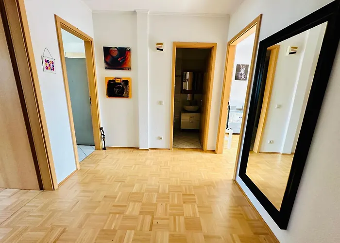 Massive Karli Loft - Over 130 Meters Floor Space - Theater - 4 Private Sleeping Areas - Location In Apartment