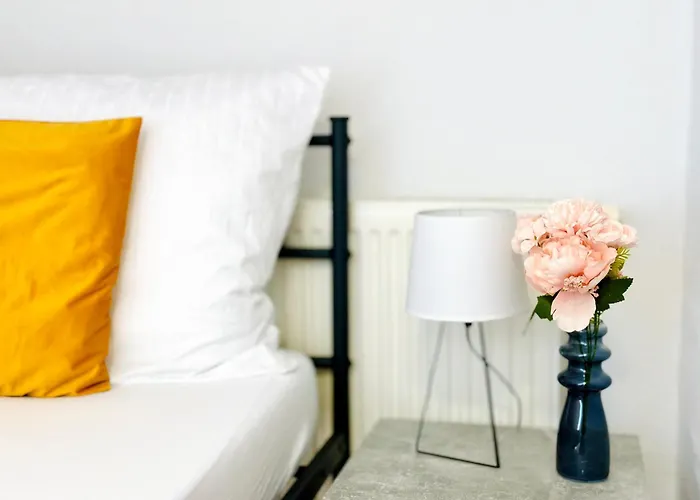 Massive Karli Loft - Over 130 Meters Floor Space - Theater - 4 Private Sleeping Areas - Location In *