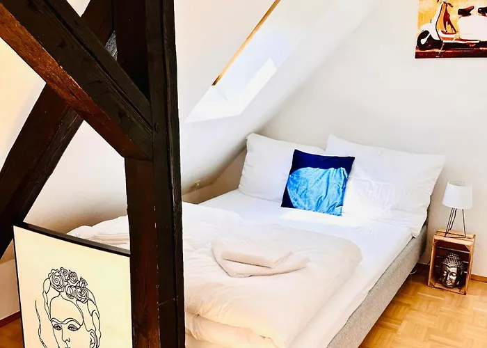 Massive Karli Loft - Over 130 Meters Floor Space - Theater - 4 Private Sleeping Areas - Location In *